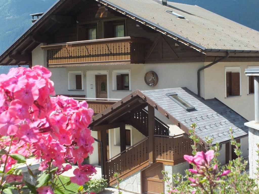 Best House Snc Di Elisa Baroni E Beatrice Dei Cas Bormio Exteriör bild